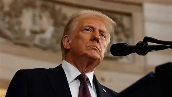 قرارات اليوم الأول.. ولاية ساخنة لترامب ولاية ساخنة تبدو هي السنوات الأربع القادمة للرئيس الأمريكي دونالد ترامب، الذي سارع بمهاجمة دول وصفت لعقود بأنها جوار آمن للأمريكيين، وفي أول