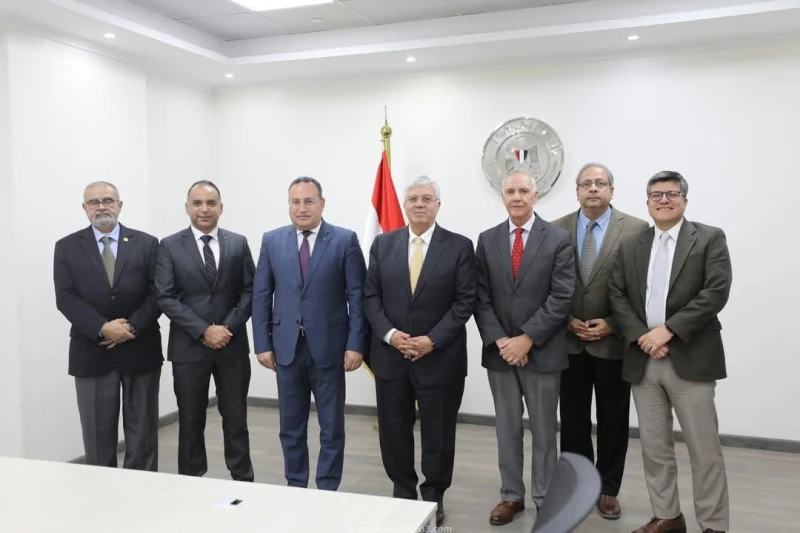 وزير التعليم العالي يستقبل وفد جامعة فيرجينيا تك لبحث التعاون المشترك بينها وجامعة الإسكندرية كتب - محمود الهندي استقبل الدكتور أيمن عاشور، وزير