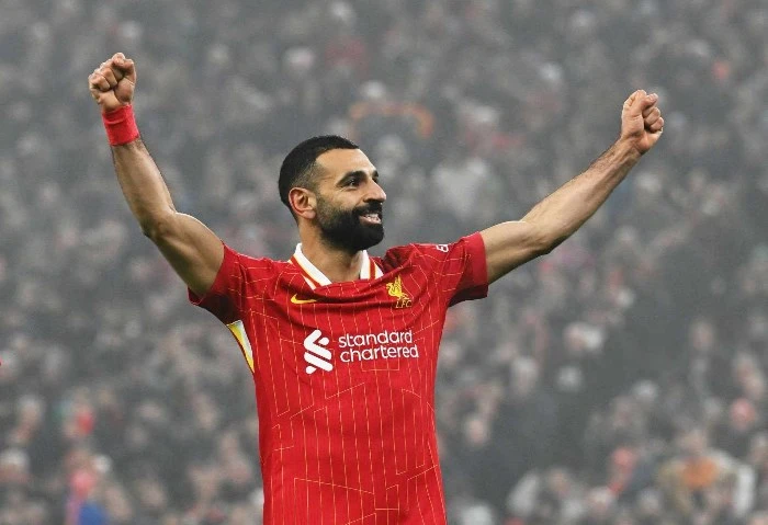 الملك المصري يتألق، محمد صلاح يتقدم ل ليفربول أمام مانشستر يونايتد (فيديو) سجل النجم المصري محمد صلاح الهدف الثاني لفريقه ليفربول من ركلة جزاء في