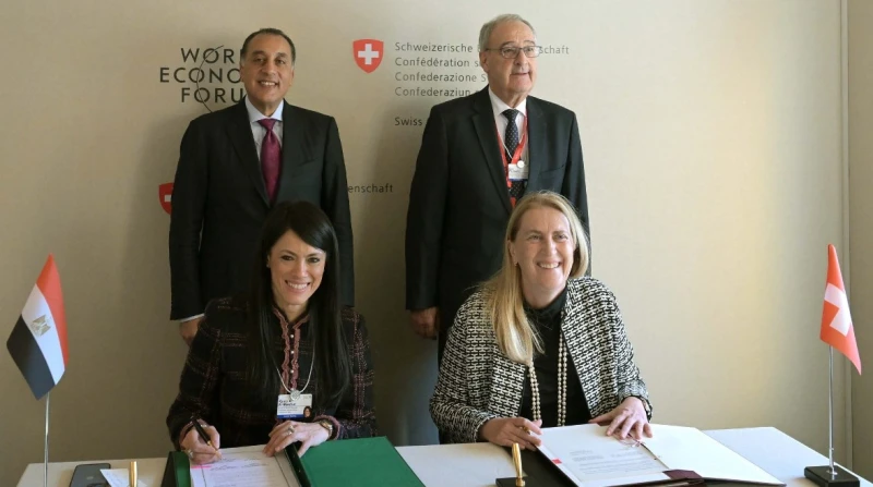 مصر وسويسرا توقعان اتفاقية اللجنة الاقتصادية المشتركة شهد رئيس الوزراء، الدكتور مصطفى مدبولي، ونائب رئيس الاتحاد السويسري، غي بارملين، توقيع اتفاقية