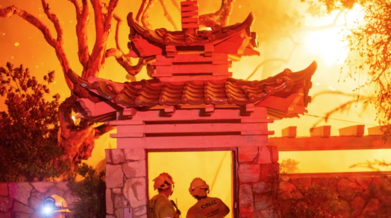 تقديرات أولية.. خسائر لوس أنجلوس من الحرائق تلامس 57 مليار دولار كشفت صحيفة البايس الإسبانية بعض كواليس خسائر حرائق لوس أنجلوس، ورغم صعوبة السيطرة على النيران، إلا أن الانتقادات ال