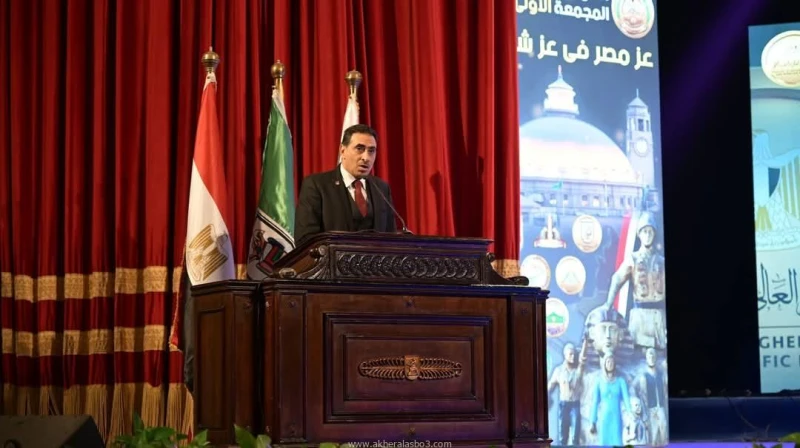 قاعة الاحتفالات الكبري تستضيف الندوة التثقيفية المجمعة الأولى لقوات الدفاع الشعبى والعسكري بمشاركة 10 جامعات بالتعاون مع وزارة التعليم العالي والبحث العلمي كتب - محمود الهندي د.محم