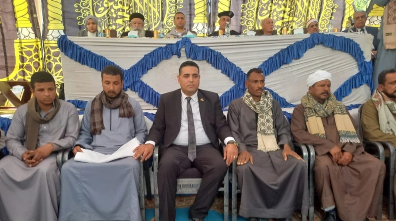 إنهاء خصومة ثأرية بين عائلتي الدراويش وحجازي بدشنا أنهت لجنة صلح مراسم القودة في مركز دشنا بين عائلتي الدراويش وآل حجازي، بحضور عدد من القيادات الأمنية والتنفيذية والعمد المشايخ وع