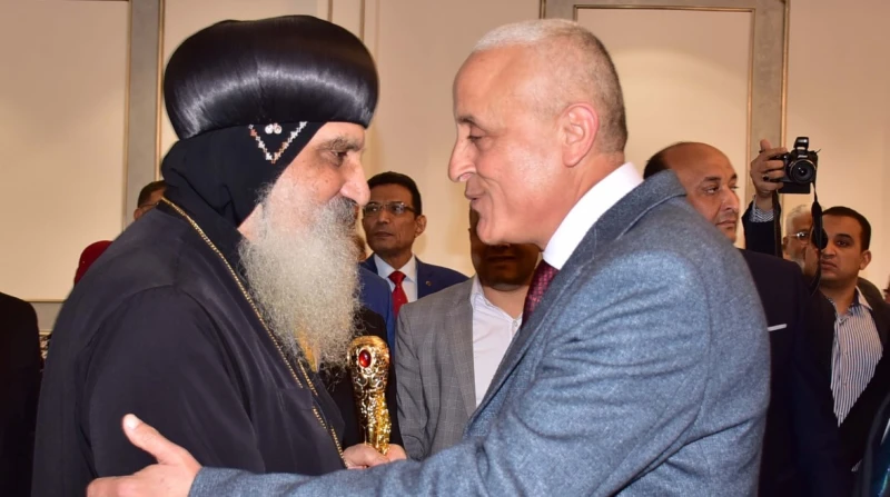 محافظ الأقصر يزور الكنائس للتهنئة بعيد الميلاد (صور) زار عبدالمطلب عمارة، محافظ الأقصر، كنائس الطوائف المسيحية الأرثوذكسية والإنجيلية والكاثوليكية