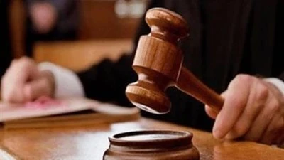 إحالة أوراق المتهم بقتل شاب بالشرقية إلى فضيلة المفتي قررت محكمة جنايات الزقازيق بمحافظة الشرقية في جلستها المنعقدة اليوم، المتهم بقتل المجني عليه