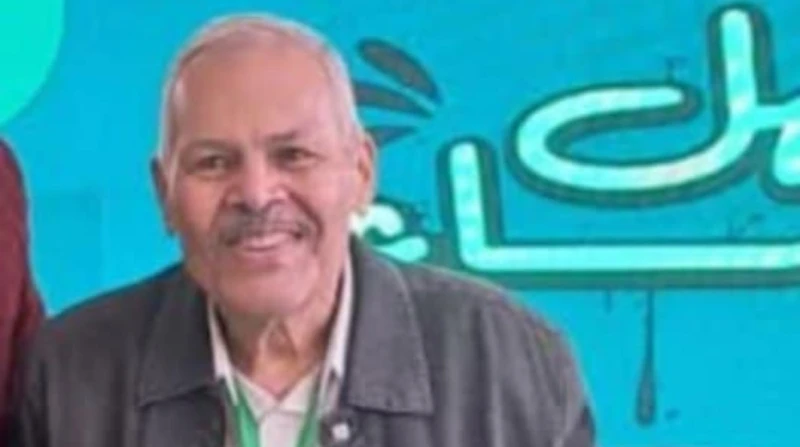 ورود وحلوى.. الدكتور عادل قاسم يأسر قلوب طلاب جامعة الزقازيق لم تكن قاعة الامتحان بكلية التجارة جامعة الزقازيق كعادتها ذلك اليوم، فالقلق والتوتر الذي يسبق أي امتحان تبدد تماما، وحل