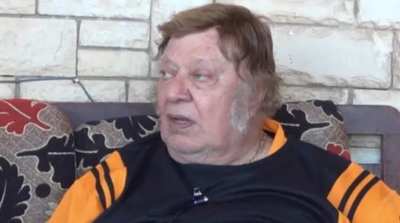 قبل أبو العربي ب23 سنة.. ميمي الشربيني شارك في فيلم أيقوني فقد الوسط الرياضي اليوم، أسطورة التعليق الكروي، الكابتن ميمي الشربيني في القاهرة عن عمر ناهز 88 عاما.. وما قد لا يعرفه ال