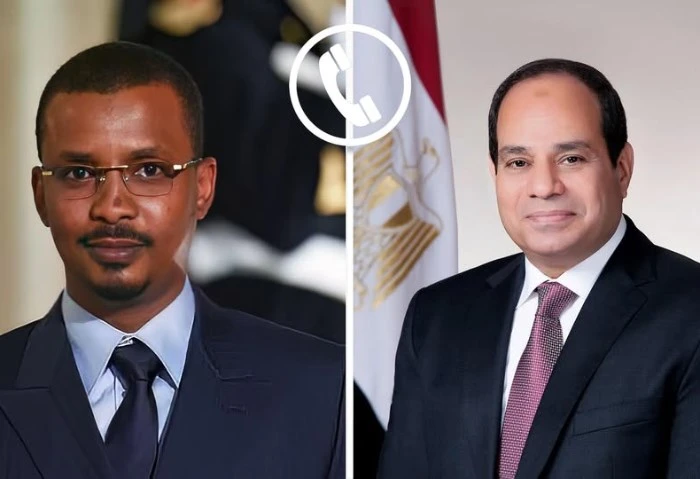 الرئيس السيسي يجري اتصالا هاتفيا بالرئيس التشادي أجرى السيد الرئيس عبد الفتاح السيسي، اليوم، اتصالا هاتفيا بالرئيس محمد إدريس ديبى، رئيس جمهورية