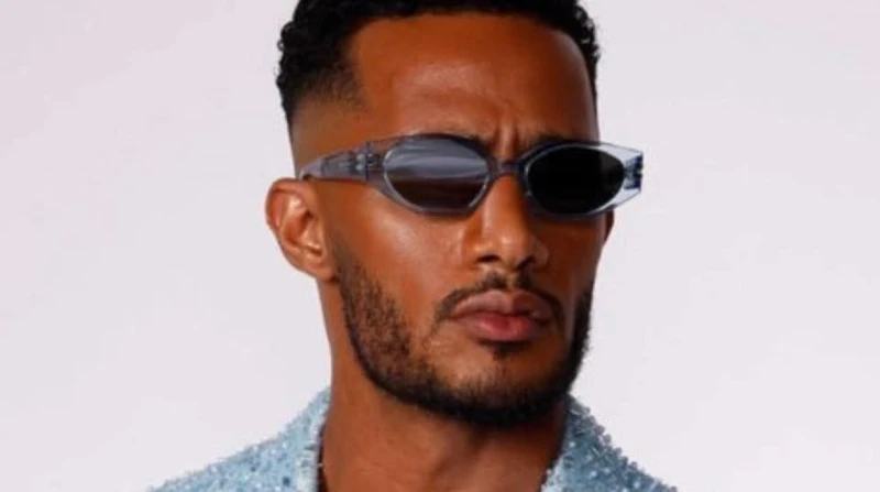 محمد رمضان: كنت طفلا مدللا وهذا سر ثقة في الله نجاح كشف الفنان محمد رمضان عن سبب جملته الشهيرة ثقة في الله نجاح، والعديد من تفاصيل حياته الشخصية منذ الصغر وكيفية دخوله عالم الفن. و