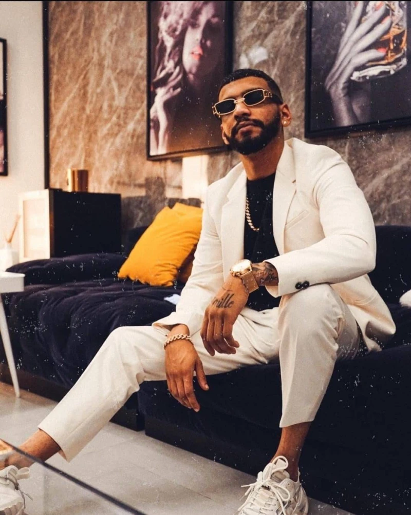 ضبط نجم عربي في قضية مخدرات افاق عربية - أعلنت السلطات الأمنية في تونس إيقاف مغني راب شهير في حملة ضد عصابات متورطة في ترويج المخدرات.وقالت الإدارة العامة للحرس الوطني، إن أجهزة ال