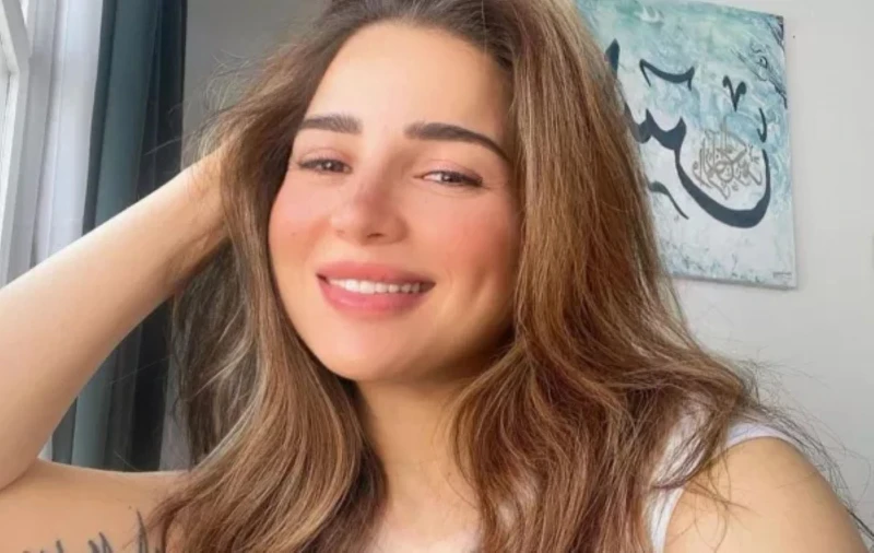 مي عز الدين بأول ظهور بعد وفاة والدتها في تصوير مسلسل الحب كله ظهرت الفنانة مي عز الدين، في كواليس مسلسل الحب كله بطولة النجم آسر ياسين، والمقرر عرضه