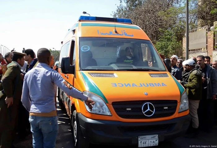 بسبب أولوية الحلاقة، إصابة مهندس طعنا في البطن بطهطا غرب سوهاج أصيب شخص بجرح طعني نافذ بالبطن بدائرة مركز طهطا غرب محافظة سوهاج إثر مشاجرة مع اخر، وعلى الفور تم نقل المصاب إلى مستش