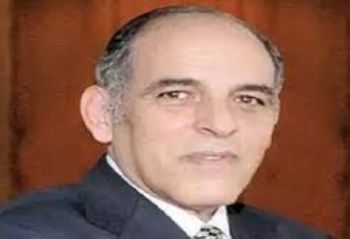 وزير البترول الأسبق: معندناش أزمة طاقة والمشكلة في التسعير( فيديو) أكد المهندس عبد الله غراب، وزير البترول الأسبق، أن وجود المستثمر الأجنبي في قطاع