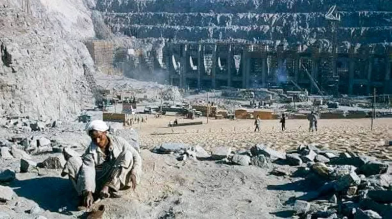 في الذكرى 65 لوضع حجر الأساس.. سويلم: السد العالي الأعظم بالقرن ال20 تحتفل مصر بمرور 65 عاما، اليوم الخميس، على وضع الرئيس الراحل جمال عبدالناصر، حجر الأساس للسد العالي، والذي وافق