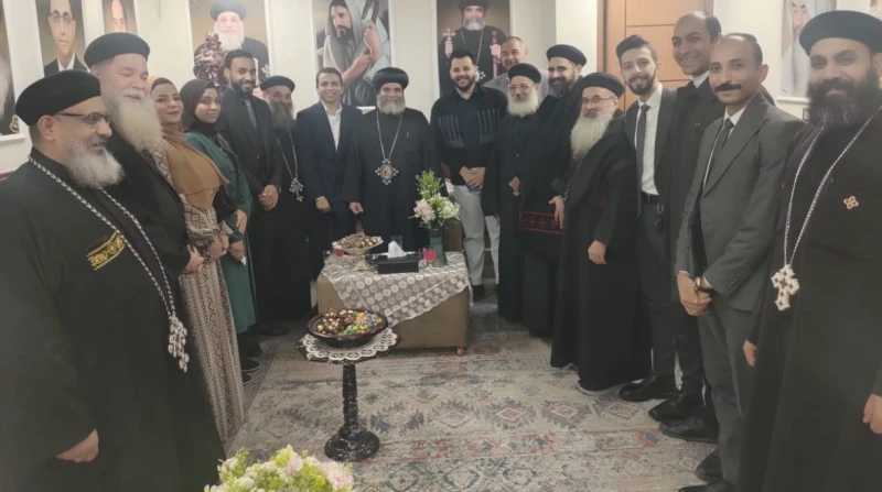 صور.. برلمان شباب مصر يهنئ أقباط قنا بعيد الميلاد المجيد قدم وفد من برلمان شباب مصر بمحافظة قنا، التهنئة للأخوة الأقباط بمناسبة عيد الميلاد المجيد،وذلك خلال زيارة لكنيسة مارى جرجس 