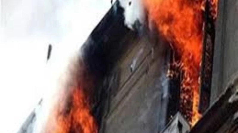 كانت بتعمل شاي.. إصابة ربة منزل وأطفالها إثر حريق بالجيزة شهدت منطقة أبو النمرس بمحافظة الجيزة حادثا مأساويا أصيب خلاله 4 أفراد من أسرة واحدة، بينهم