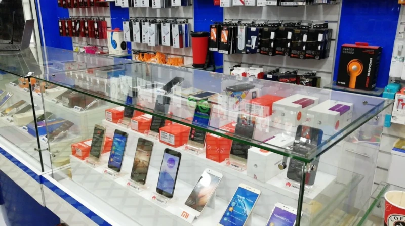 5 أجهزة لكل مواطن.. تفاصيل جديدة بشأن فرض رسوم على الهواتف المستوردة عقدت مصلحة الجمارك المصرية والجهاز القومي لتنظيم الاتصالات، اليوم الخميس، مؤتمرا صحفيا مشتركا لإعلان آليات تطبي