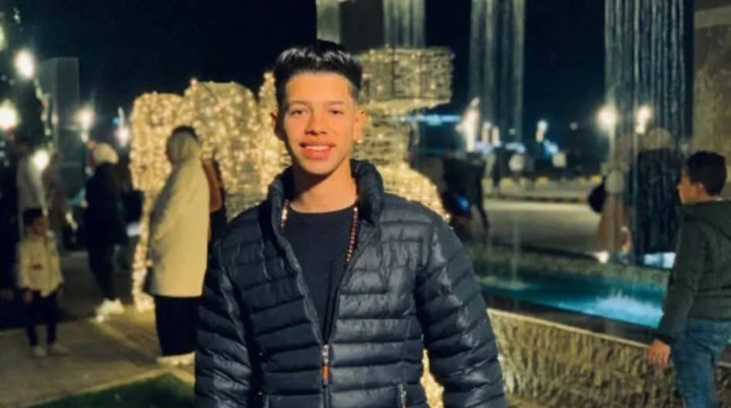 تعددت الروايات.. خالد مات مقتولا على يد زميله فى العاشر من رمضان شهدت مدينة العاشر من رمضان واقعة مأساوية، حيث أقدم طالب بالمعهد التكنولوجي على طعن زميله طعنة نافذة بمطواه في الرئة