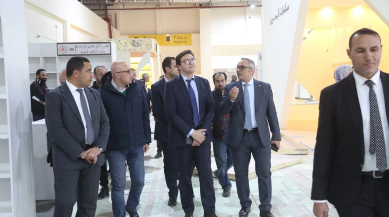وزير الثقافة يتفقد الاستعدادات النهائية لمعرض الكتاب في دورته ال56 أجرى وزير الثقافة، الدكتور أحمد فؤاد هنو، بجولة تفقدية لمتابعة تجهيزات معرض