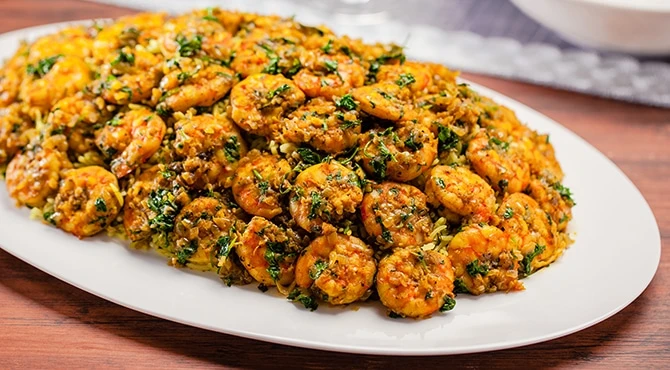 خطوات طريقة عمل مربين (ارز الروبيان)يعتبر المربين من الاكلات الشهيرة في الكويت وتعرف أيضا باسم ارز الروبيان بالاشبنت ( شبت ) والذي يتكون من الأرز البسمتي والذي اشتهرت به دول الخليج