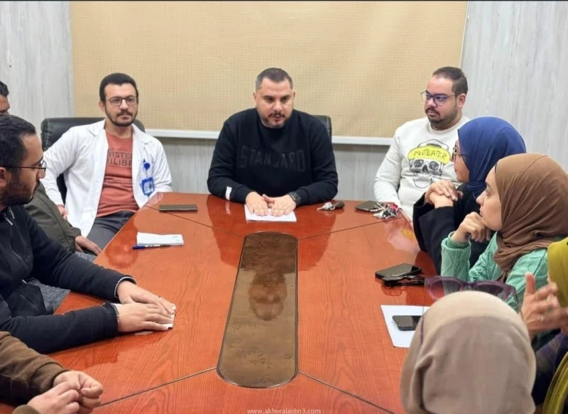 مدير عام مستشفى دار صحه المرأه والطفل بالسويس يتابع انعقاد غرفه الطوارئ والازمات بالمستشفى كتب ايمن جاد بناء على تعليمات دكتور احمد شفيق مدير عام الفرع برفع حاله الاستعداد القصوى ب