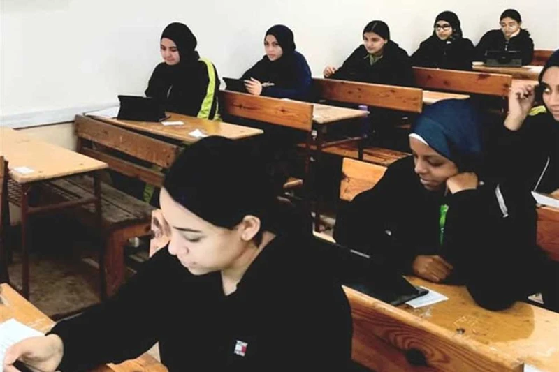 علامة مائية بكل ورقة.. تعليم الإسكندرية تكشف حقيقة تسريب امتحان اللغة العربية للشهادة الإعدادية قال الدكتور عربى ابوزيد، وكيل أول وزارة التربية والتعليم في الاسكندرية، إنه تم وضع ع