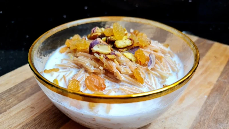 من حلاوتها هتعمليها كل يوم .. الشعرية بالسكر واللبن حكاية تعالي اعرفي طريقتهاتعد الشعرية بالسكر واللبن من أطباق الحلويات التقليدية المفضلة في مختلف البلدان العربية والتي تجمع بين ا