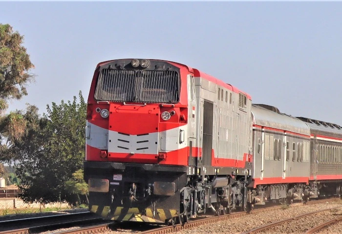 مواعيد القطارات المكيفة والروسي على خط (القاهرة - أسوان) اليوم يتساءل العديد من المسافرين على خطوط السكك الحديد عن مواعيد القطارات المكيفة والقطارات