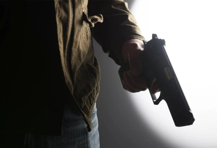 إصابة مزارع بطلق ناري إثر مشاجرة مع عامل بالعسيرات غرب سوهاج أصيب مزارع بطلق ناري في الساق اليمنى بدائرة مركز العسيرات غرب محافظة سوهاج، إثر مشاجرة وقعت مع عامل وعلى الفور تم نقله