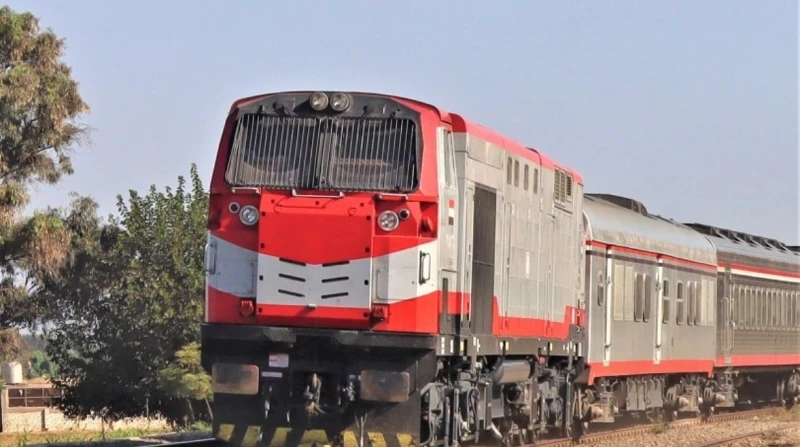 تصل ل90 دقيقة.. متوسط تأخير القطارات اليوم كشفت الهيئة القومية لسكك حديد مصر موقف التهديات والتأخيرات المتوقفة بسبب ما يتم إنجازه من مشروعات قومية ترتبط بالهيئة والهيئات الأخرى في 