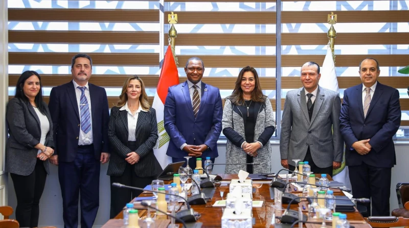 يتمتعون بحقوق أهل البلد.. إشادة أممية باستضافة مصر ملايين اللاجئين أكدت وزيرة التنمية المحلية، الدكتورة منال عوض، أن الدولة المصرية تتحمل مساهمات كبيرة نظير رعاية ضيوفها من مختلف ا