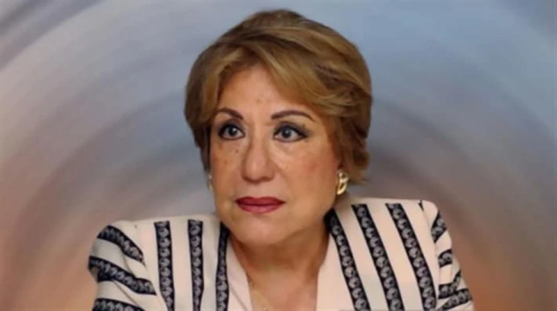 معرض الكتاب يحتفل بالسيرة الذاتية لسيدة المسرح العربي يحتفل معرض القاهرة الدولي للكتاب، بكتاب السيرة الذاتية لسيدة المسرح العربي الفنانة سميحة أيوب،