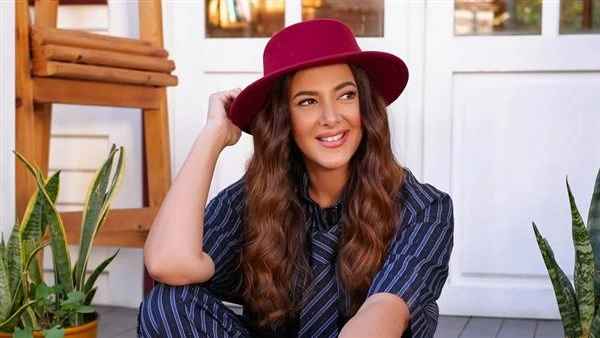 دنيا سمير غانم تعود للجامعة وتعيش قصة حب بعد انفصالها عن زوجها في عايشة الدور رمضان 2025 تخوض دنيا سمير غانم منافسات سباق دراما رمضان المقبل 2025