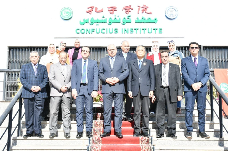 كتبت أمل عبد الرحيم شهد الدكتور ناصر مندور، رئيس جامعة قناة السويس، اليوم الأربعاء 8 يناير، افتتاح معمل الصوتيات الجديد بمعهد كونفوشيوس، بحضور القنصل العام الصيني بالإسكندرية السيد