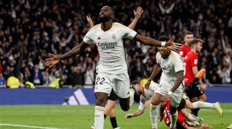 موعد مباراة ريال مدريد وريال مايوركا في كأس السوبر الإسباني 2025 يلتقي فريقا ريال مدريد وريال مايوركا، في نصف نهائي كأس السوبر الإسباني 2025، اليوم، وهي المواجهة التي تستضيفها السع