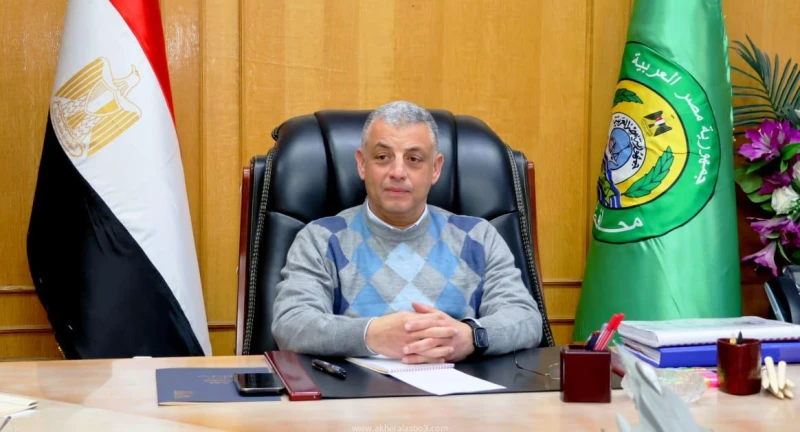 كتبت أمل عبد الرحيم عقد اللواء طيار أ.ح أكرم محمد جلال محافظ الإسماعيلية، اليوم السبت، اجتماعا بحضور الدكتور محمد أبونار المستشار الاقتصادي بالمحافظة، دكتور حامد الأقنص رئيس الإدار