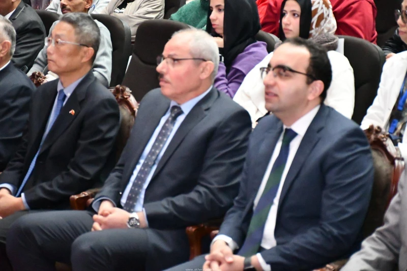 كتبت أمل عبد الرحيم استقبل الدكتور ناصر مندور، رئيس جامعة قناة السويس، السيد يانغ يي، القنصل العام للصين في الإسكندرية، في لقاء رسمي يعكس عمق التعاون المصري الصيني في المجالات الأك