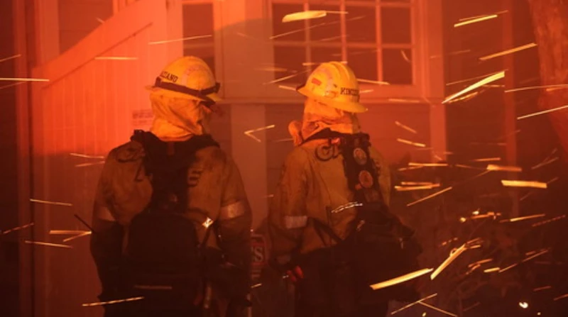 مصري مقيم بكاليفورنيا: الحرائق مستمرة والوضع خارج السيطرة (خاص) قال تامر غالي، مصري مقيم بولاية كاليفورنيا، إن الحرائق بلوس أنجلوس ما زالت مستمرة حتى الآن، والوضع أصبح خارجا عن الس