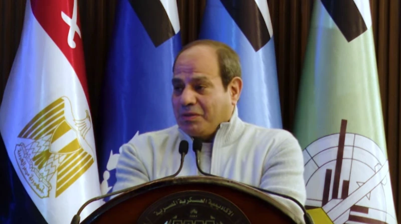 السيسي: بقالنا 4 سنين بنقابل ظروف قاسية وربنا بيوفقنا (فيديو) وجه الرئيس عبدالفتاح السيسي، عددا من الرسائل لطلاب الأكاديمية العسكرية المصرية خلال