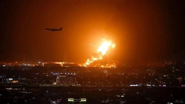 غارات أمريكية بريطانية تستهدف مناطق متفرقة من اليمن تعرضت مناطق متفرقة من اليمن لغارات أمريكية بريطانية، حسبما أفادت وسائل إعلام يمنية، في أنباء