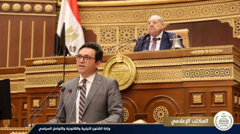 وزير الثقافة: نواجه تحديات ضعف الميزانيات ونقص العمالة المتخصصة أكد وزير الثقافة أحمد هنو، أن الوزارة من خلال الهيئة العامة لقصور الثقافة، تولي أهمية