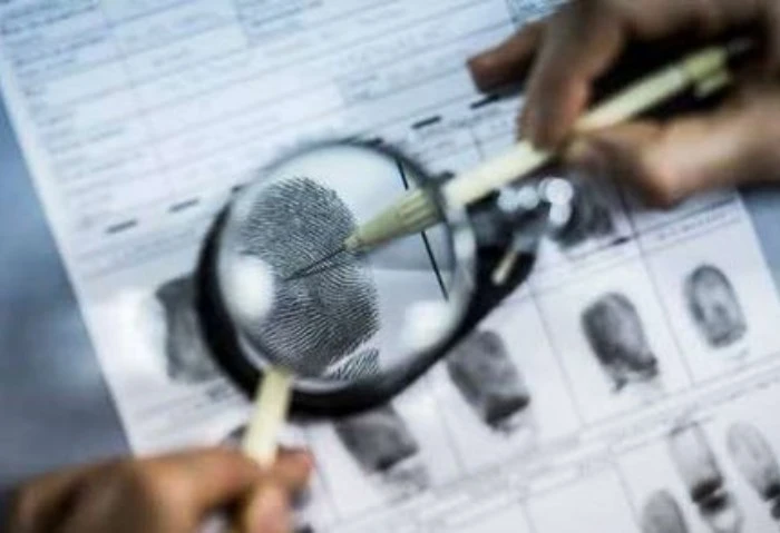 القبض على صاحب مكتب رحلات بتهمة التزوير في الإسكندرية نجحت الأجهزة الأمنية في مديرية أمن الجيزة، في القبض على صاحب مكتب رحلات، من مقيمين دائرة قسم