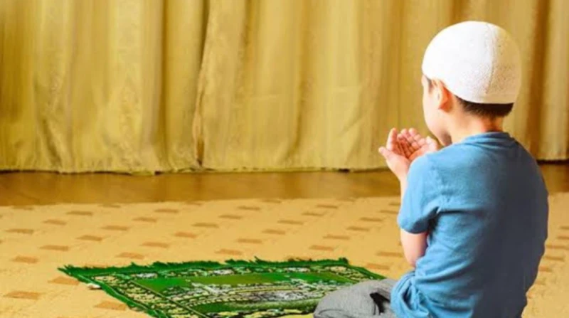 بيصلي ويصوم.. مدرسة إنترناشونال تكتب تقريرا في طفل لسلوكه غير المنضبط استدعت مدرسة إنترناشونال شهيرة في القاهرة ولي أمر طالب يدعى بلال وائل صبري، بسبب سلوكه غير المنضبط - على حد وص