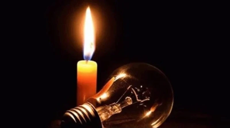 الكهرباء تؤمن الوقود.. هل نشهد صيفا دون تخفيف أحمال؟ تواصل الحكومة ممثلة في وزارات المالية والبترول والكهرباء، جهودها للوفاء بتعهداتها السابقة بشأن تأمين إمدادات الوقود اللازمة لتش