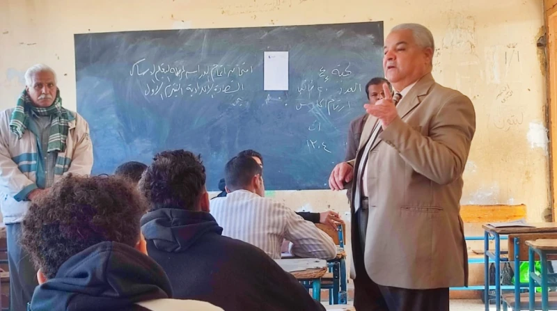 3 تكليفات لوكيل تعليم الأقصر خلال جولته بلجان امتحانات الإعدادية تفقد الدكتور صفوت جارح وكيل وزارة التربية والتعليم بالأقصر عددا من لجان الشهادة