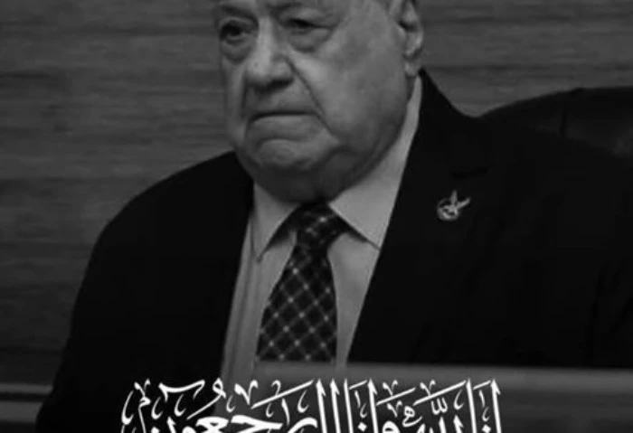 بدء توافد المشيعين للمشاركة في جنازة الفريق جلال الهريدي توافد عددا من المشيعين على مسجد المشير طنطاوي بالتجمع الخامس في القاهرة الجديدة، للمشاركة في