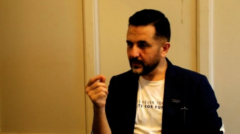 أحمد رفعت: الناس مش عايزة تشغلني كشف الفنان أحمد رفعت، عن تجاهل صناع الفن له منذ فترة، مشيرا إلى أنه لم يشارك منذ فترة طويلة في أي عمل فني سواء في