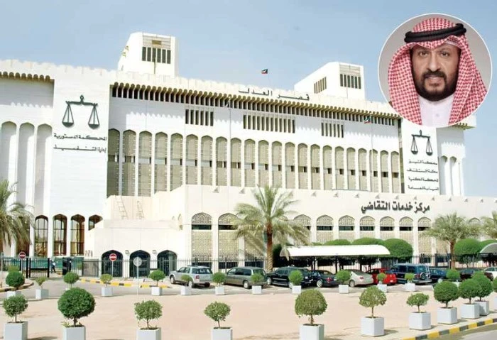 القبس: حبس وزير الداخلية والدفاع الكويتي السابق 14 سنة في قضيتي اختلاس وتغريمه 10 ملايين دينار قضت محكمة الوزراء، بحبس وزير الداخلية والدفاع الكويتي السابق الشيخ طلال الخالد 14 سنة
