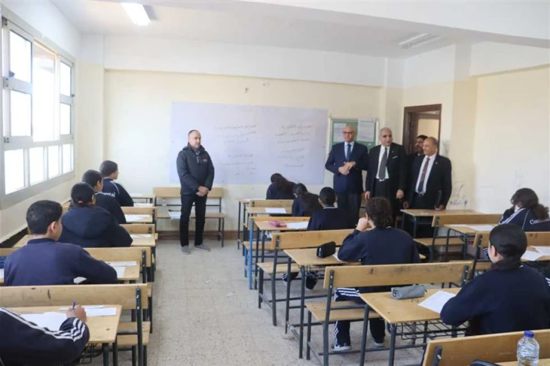 أول رد رسمي بشأن تأخر وصول امتحانات الشهادة الإعدادية لمدرسة بالعمرانية علق سعيد عطية، مدير مديرية التربية والتعليم بمحافظة الجيزة، على ما أثير بشأن ما تم تداوله بشأن وصول أسئلة ام