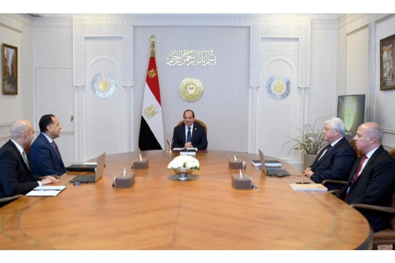 البكالوريا حاضرة في اجتماع السيسي مع مدبولي ووزيري التعليم (تفاصيل) اجتمع الرئيس عبدالفتاح السيسي، اليوم، مع الدكتور مصطفى مدبولي رئيس مجلس الوزراء، والدكتور أيمن عاشور وزير التعلي